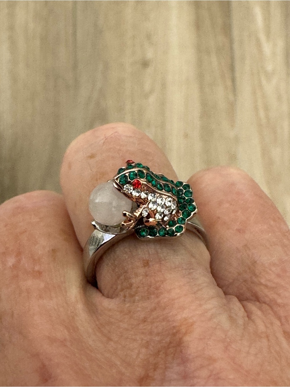 Green Crystal Frog Ring Imitation Stones.